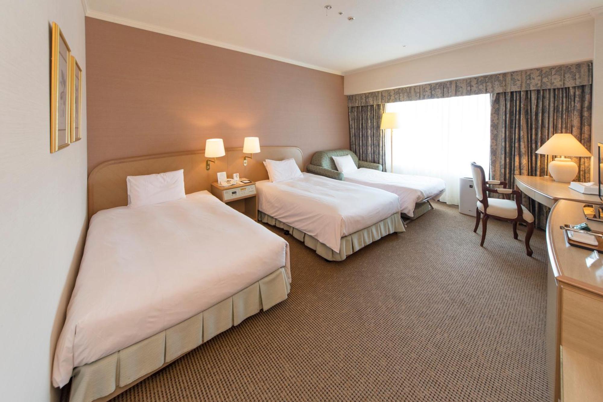 Kobe Seishin Oriental Hotel Bagian luar foto