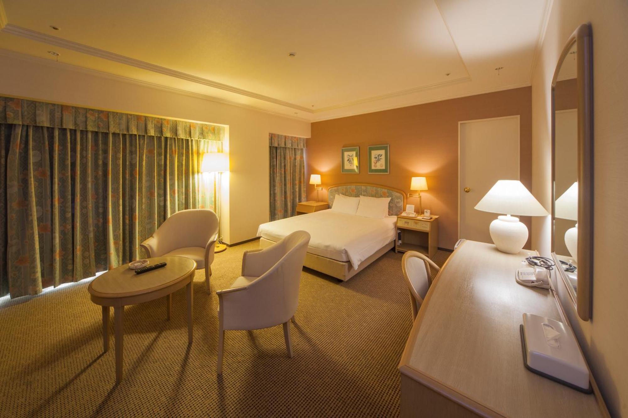 Kobe Seishin Oriental Hotel Bagian luar foto