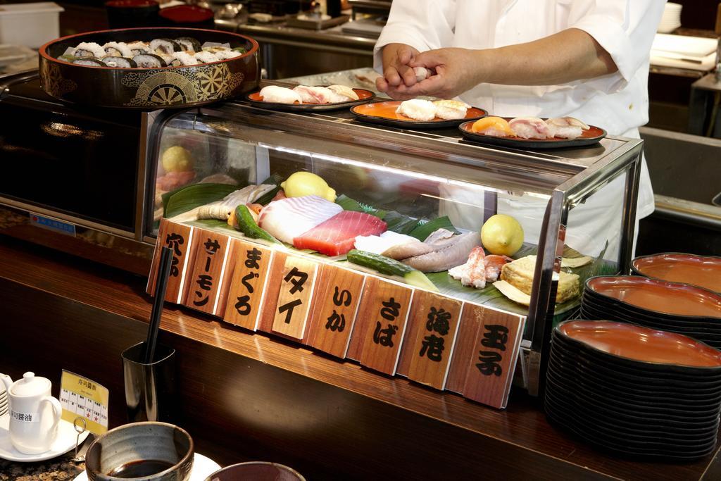 Kobe Seishin Oriental Hotel Bagian luar foto