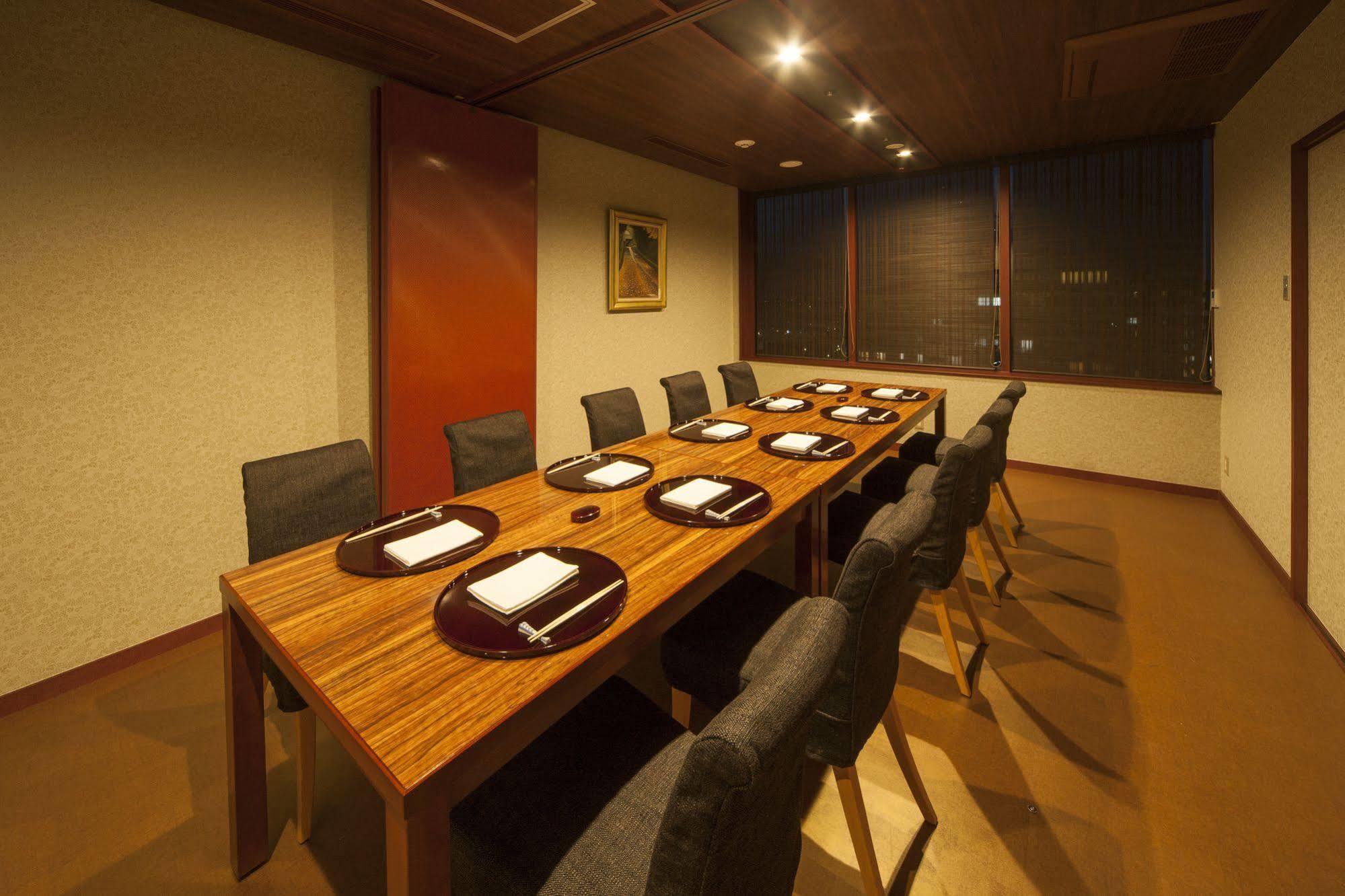 Kobe Seishin Oriental Hotel Bagian luar foto